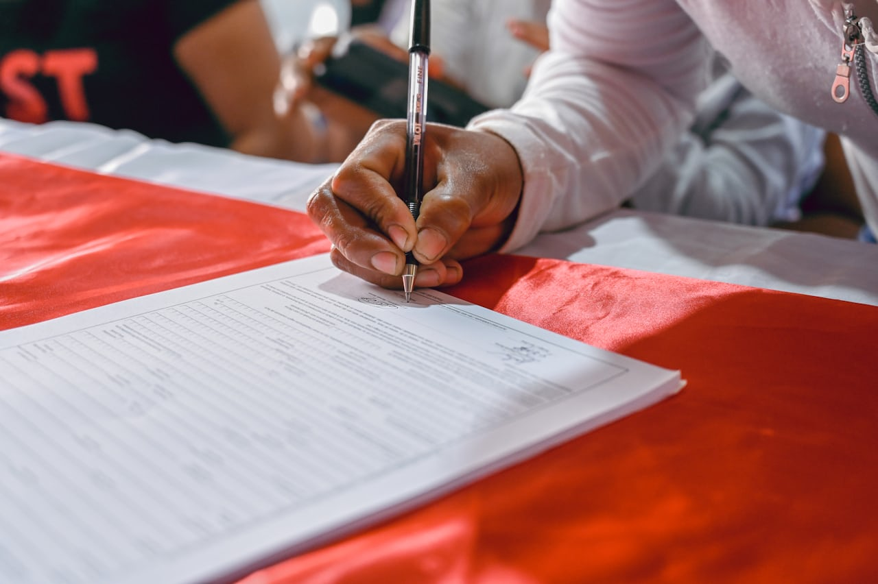 A business owner reviewing a contract clause excluding consequential damages