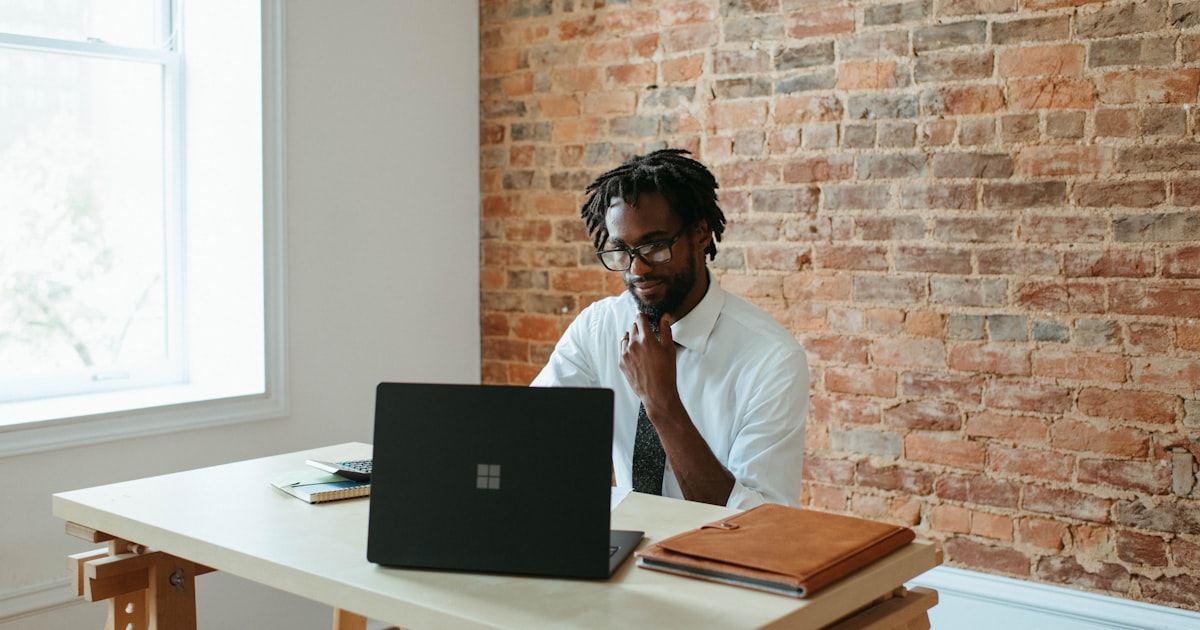 How AI Enhances Contract Compliance